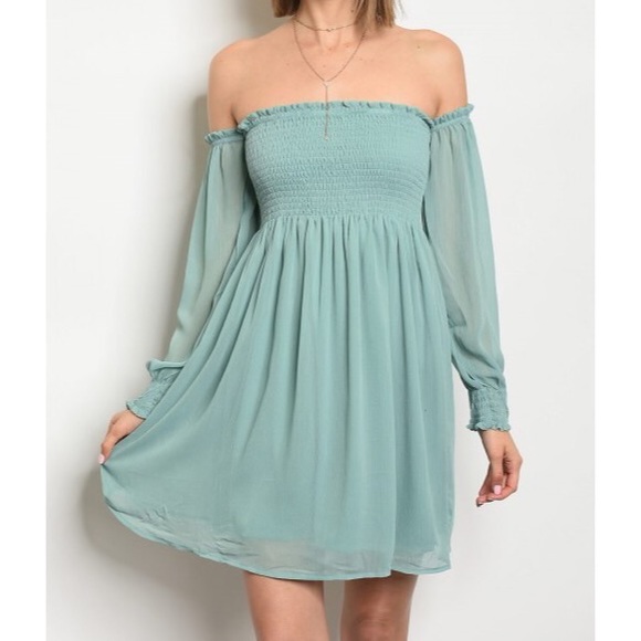 Vella Dresses & Skirts - New jade Off Shoulder dress